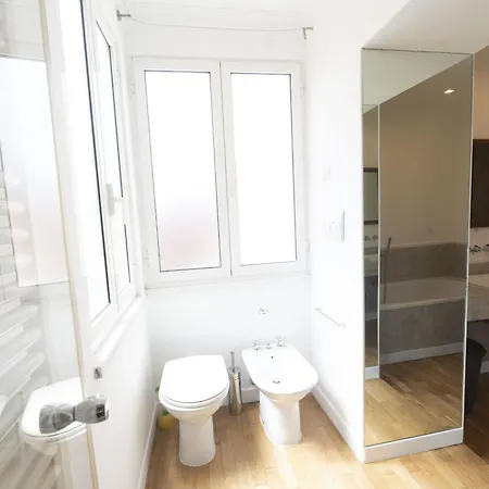 Bright And Lovely In San Lorenzo Apartman