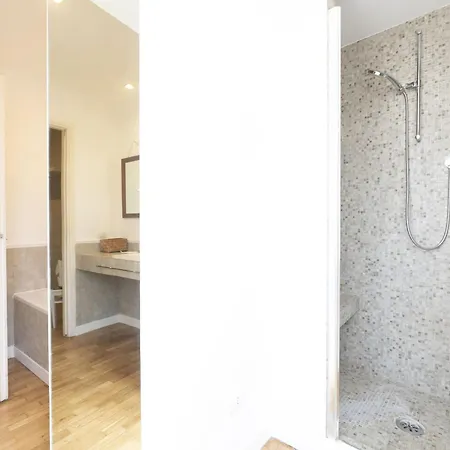 Bright And Lovely In San Lorenzo Apartman